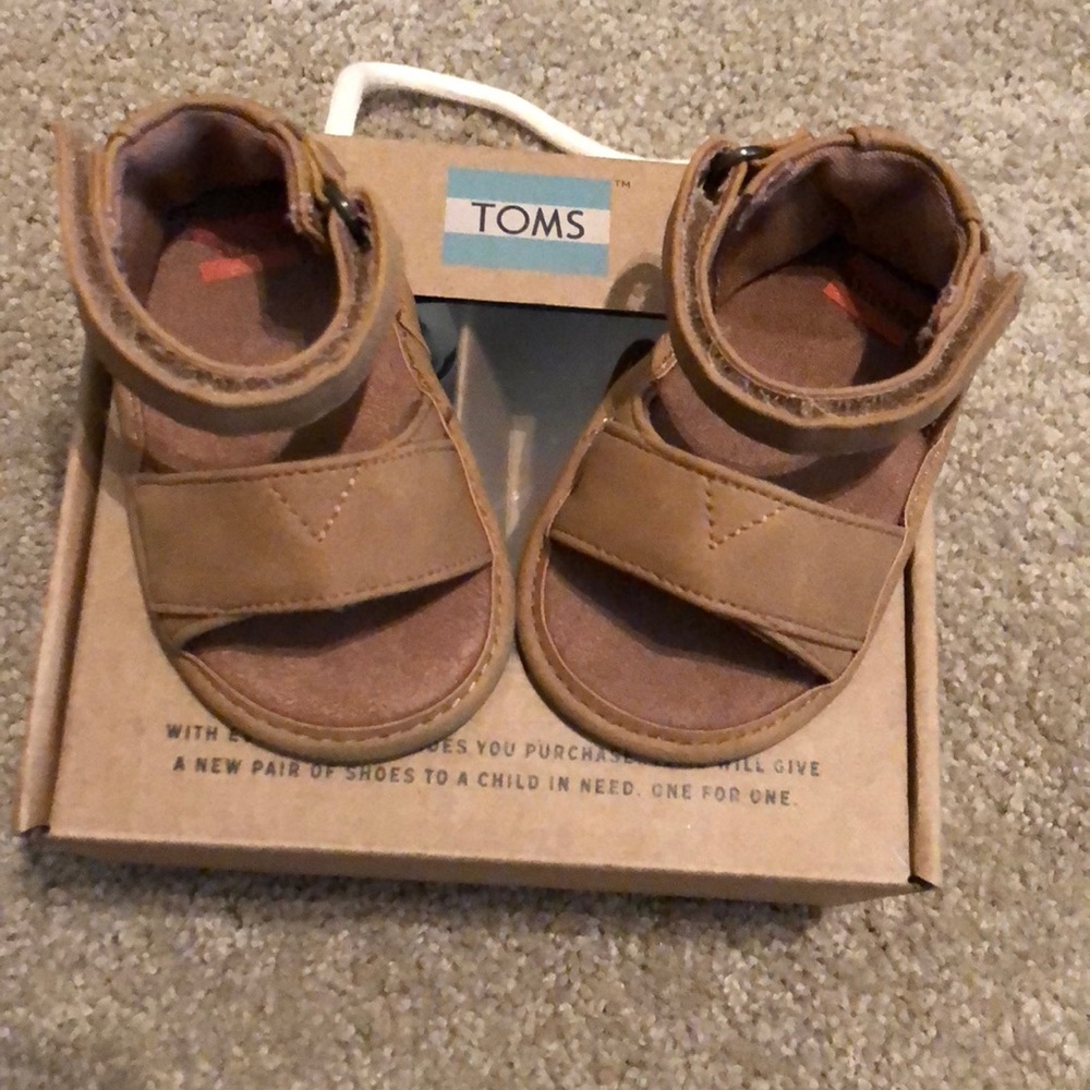 Infant girls TOMS sandal